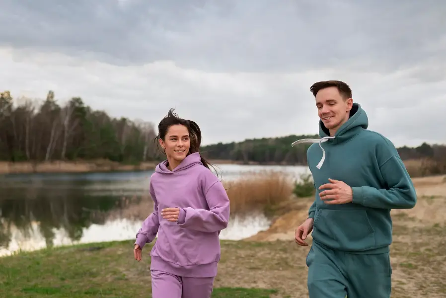 Medium shot couple training together